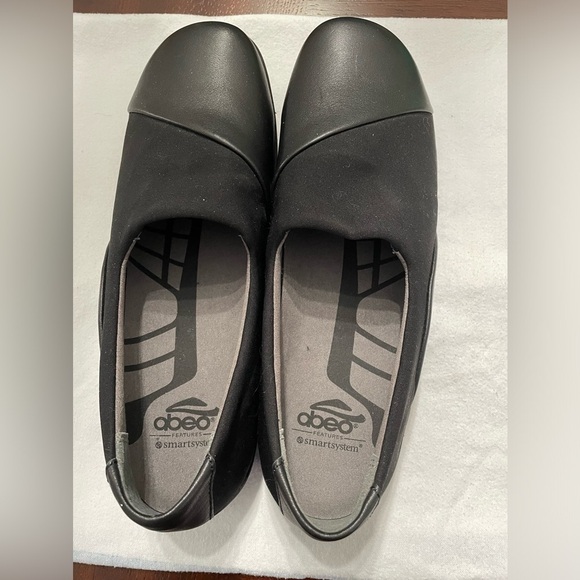 Abeo Shoes - Abeo women’s smart system 3530 slip on black leather shoes size 9
